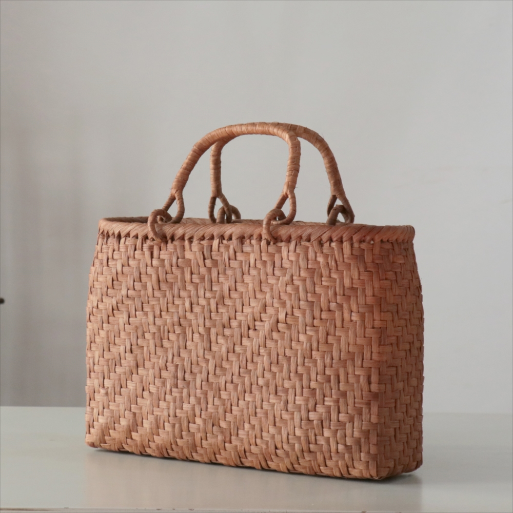 やまぶどうかご　網代編み　削り仕上げ　小判　リング手横幅:35cm 本体高さ:24.5cm