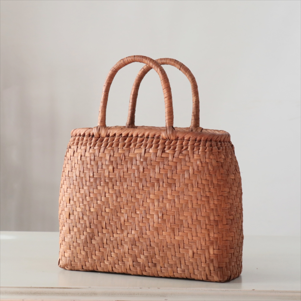 やまぶどう　かごバッグ　削り仕上げ横幅:28.5cm 本体高さ:24.5cm