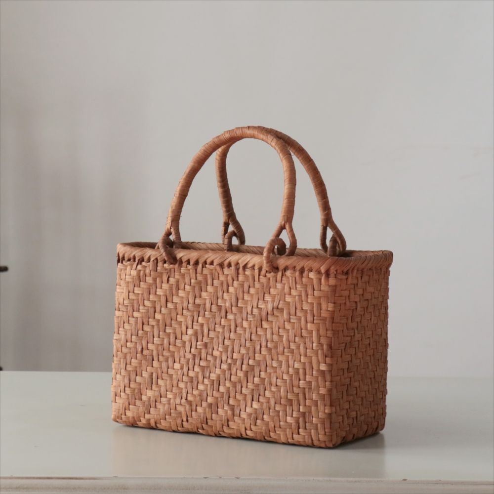 やまぶどう　籠バッグ　削り仕上げ　ボックス　リング手横幅:28cm 本体高さ:19cm