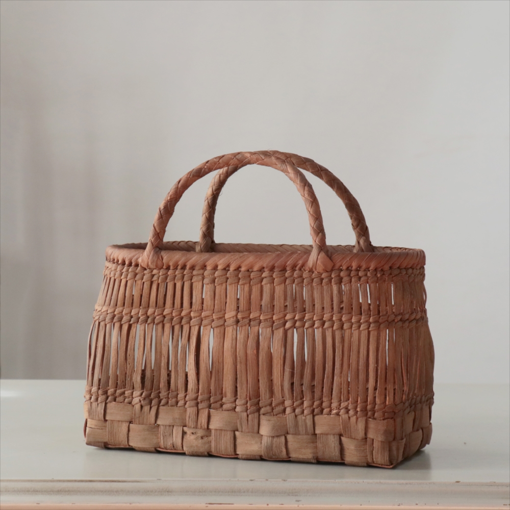 やまぶどう　かごバッグ　白皮　透かし棚編み横幅:31cm 本体高さ:29cm