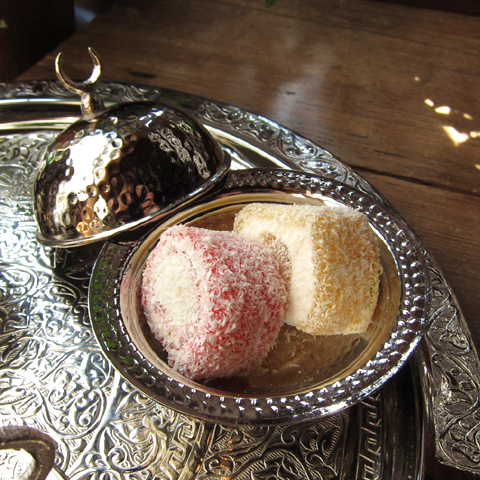 銅製ロクム入れ/シルバー トルコのお菓子“ロクム”を入れる小さな食器・お土産にも！トルコ/手打ち銅製品バクル