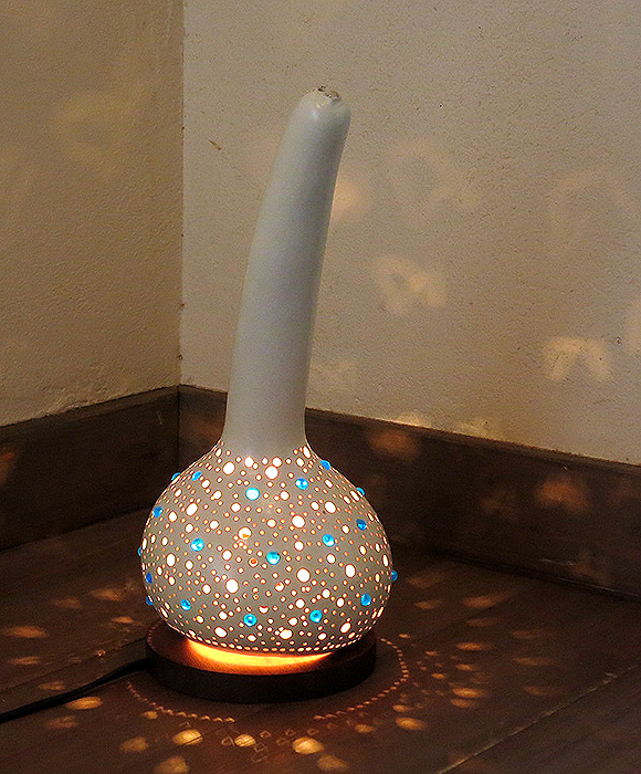 トルコランプ/ひょうたんテーブルランプ・ホワイトペイントのシンプルなブルービーズ/E17電球25W付属　// Turkish Gourd lamp, BOHO, Oriental Lamp