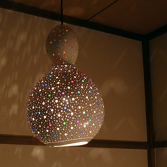 ひょうたんランプ/天井照明　エスニック照明 ・ホワイトペイント トルコ/ボドルム産　手作り　一点もの/E17電球25W付属　// Turkish Gourd lamp, BOHO, Oriental Lamp