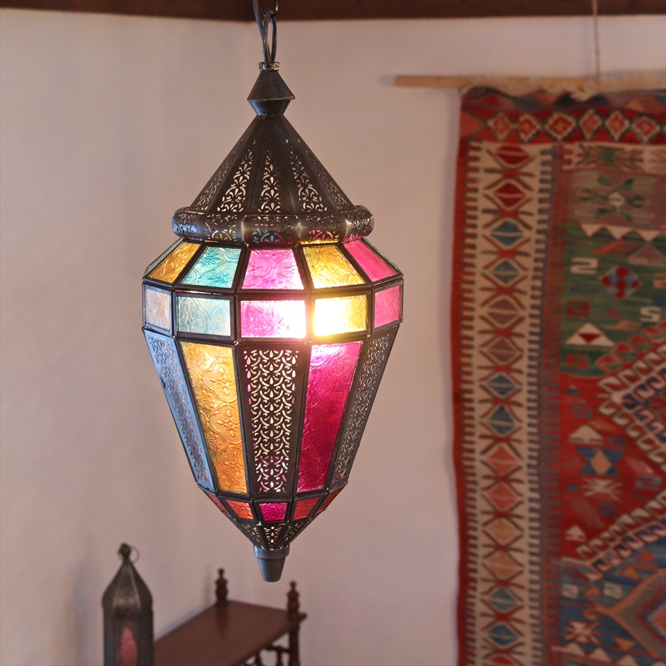 【10%OFF】モロッコランプ ガラスペンダントライト 多面体形ランプ 全高80cm 直径21cm マルチカラー 多面体のレリーフガラス