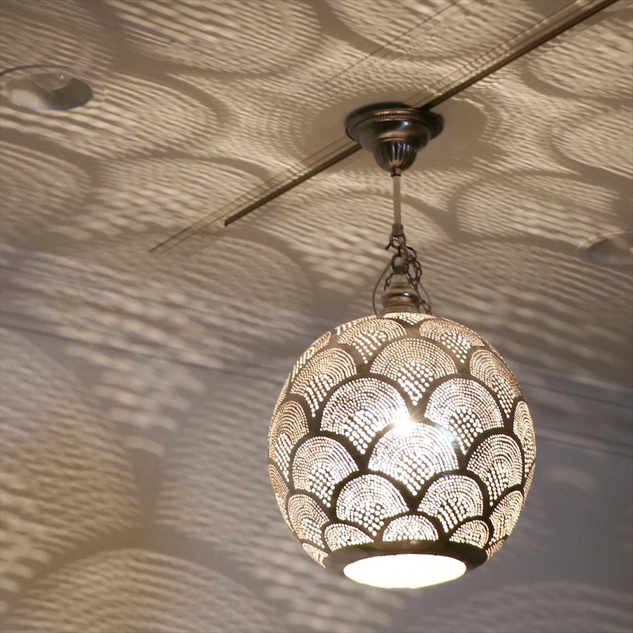 【10%OFF】モロッコランプ/Moroccan Metal shade Lamps メタルシェード・ペンダントランプ エジプト製/Football直径31ｃｍ シルバー色/レインボー