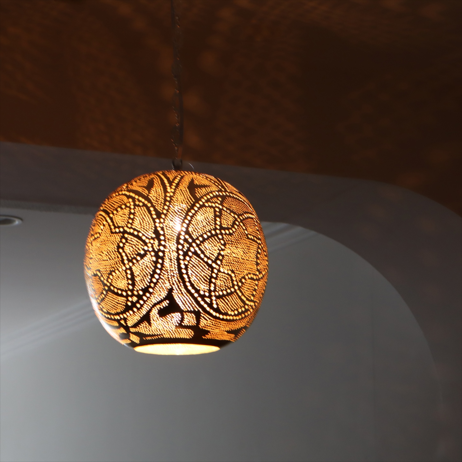 メタルシェード モロッコランプ　Moroccan Metal shade Lamps　ペンダントランプ ラウンド形 φ27cm　エジプト製