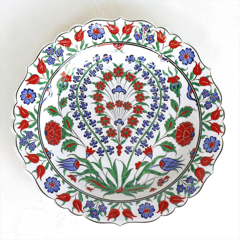 トルコ・手書き絵皿　キュタフヤ陶器　プレート30cmスズランと赤いカーネーション