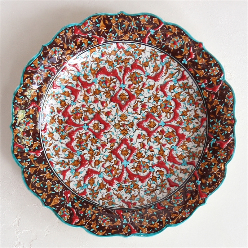 プレート30cm　トルコ・キュターヤ陶器・手描き絵皿立体釉で描かれた小花のアラベスク
