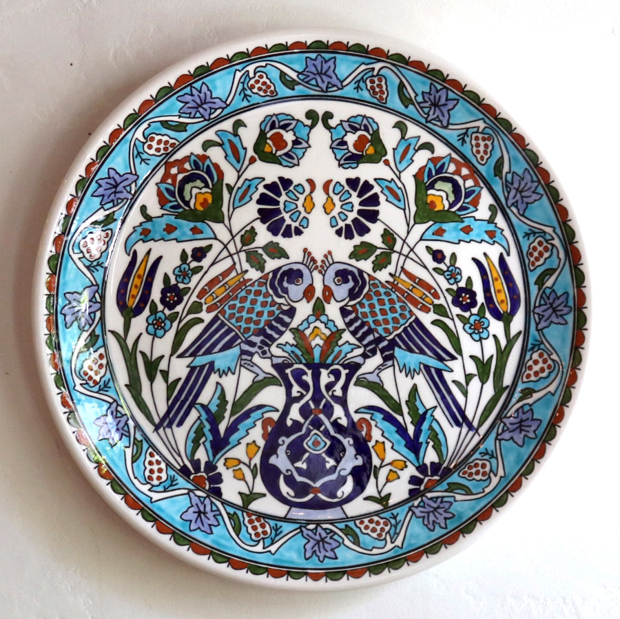 トルコ キュタフヤ陶器 アルハンブラ工房 直径30cm プレート 飾り皿 向かい合う２羽の鳥