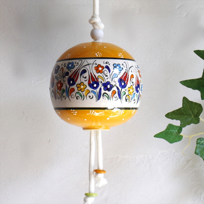 トルコ/キュタフヤ陶器・手描き絵付けの飾り玉Lサイズ12ｃｍミレニアム・イエロー