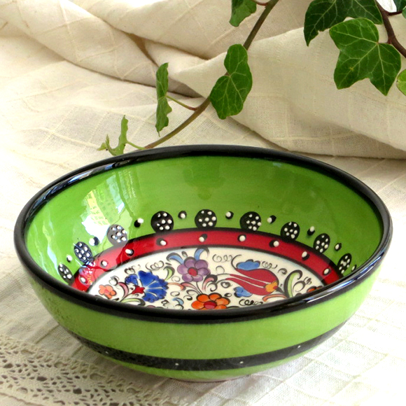 トルコ製ボウル(手書きキュタフヤ陶器)：ライトグリーン16cm