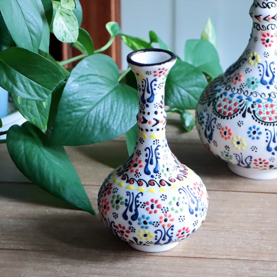トルコ陶器 花瓶 高さ15×直径8.5cm Sサイズ 一輪挿し フラワーベース フラワーデザイン ホワイト