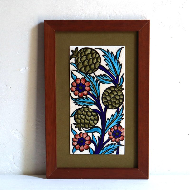 【15%OFF】手書きタイル トルコ陶器 ミニタイル1枚額 H29×W19×D1.5cm アーチチョークのような花 Turkish Hand Paint Tile