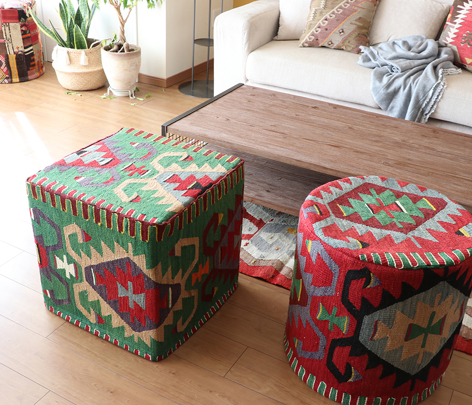 オールドキリムプフ・スクエア Old Kilim Pouf Square イーブルアイ