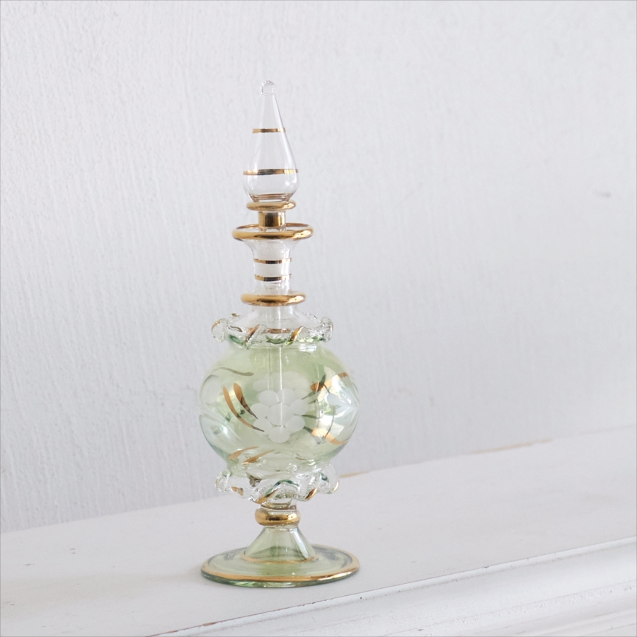 エジプトガラス香水瓶　Egyptian Perfume Bottle クレオパトラ　17cm　グリーン　小花モチーフの切子細工