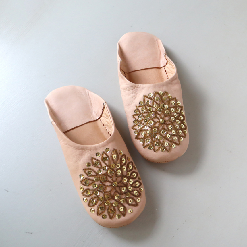 Morocco Babouche バブーシュ　24cm刺繍スパンコール　ヌメ/ゴールド　羊革スリッパ【OUTLET】