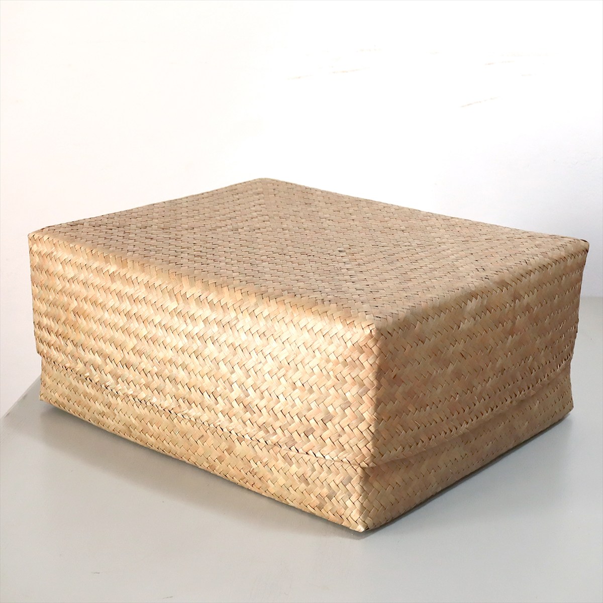 かごバスケット 入れ子 タイ製 XLサイズ カチュー水草 特大 ふた付レクタングル 収納ボックス Basket Asian straw basket, Thailand