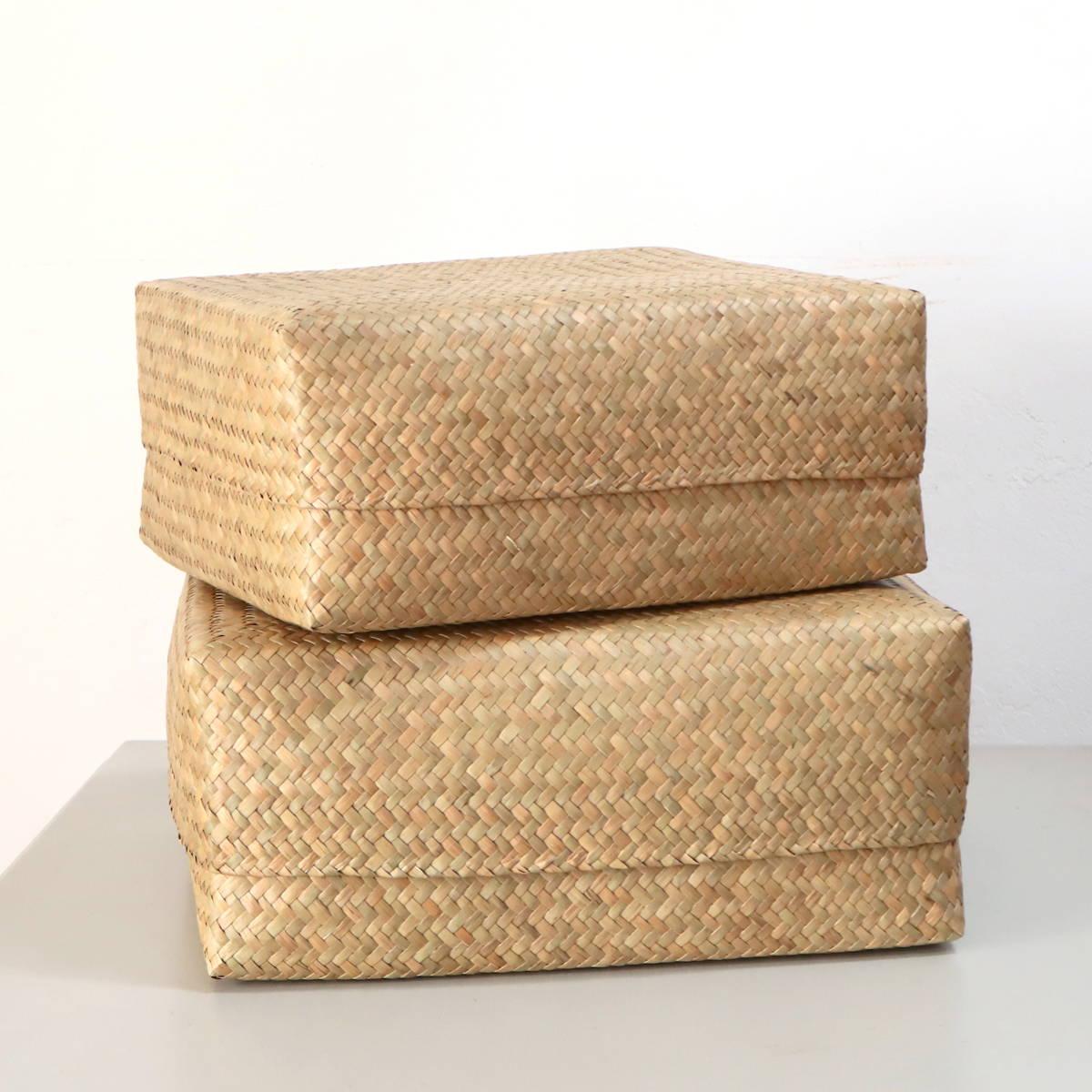 かごバスケット ２点セット M＆Lサイズ 入れ子 タイ製　カチュー水草　ふた付 レクタングル 収納ボックス　Basket Asian straw basket, Thailand