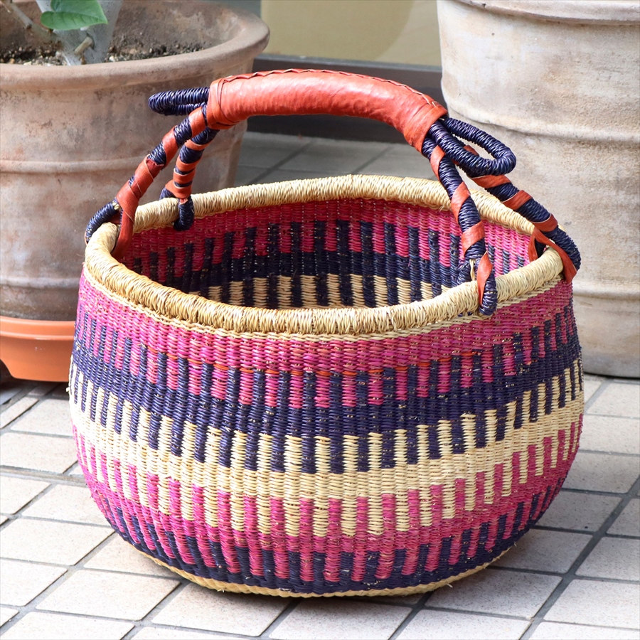 アフリカかご　ブルキナバスケット　直径44cm　羊革の持ち手　【現品】ピンク＆ネイビー