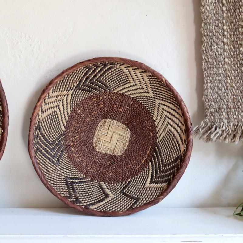 ジンバブエ　ヤシの繊維で編んだバスケット   直径30cm　Zimbabwe Binga Basket　現品お届け