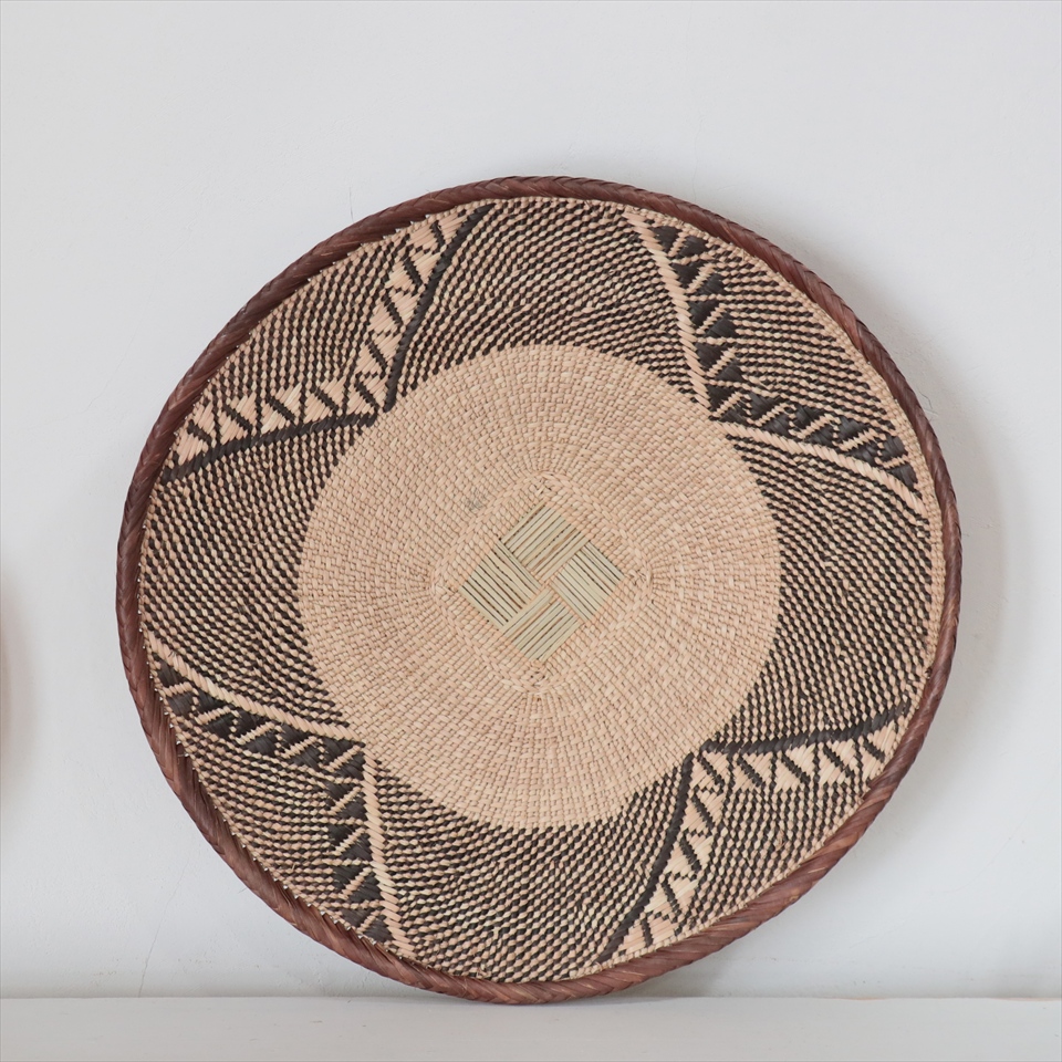 ジンバブエ　ヤシの繊維で編んだバスケット 直径42cm Zimbabwe Binga Basket 現品お届け