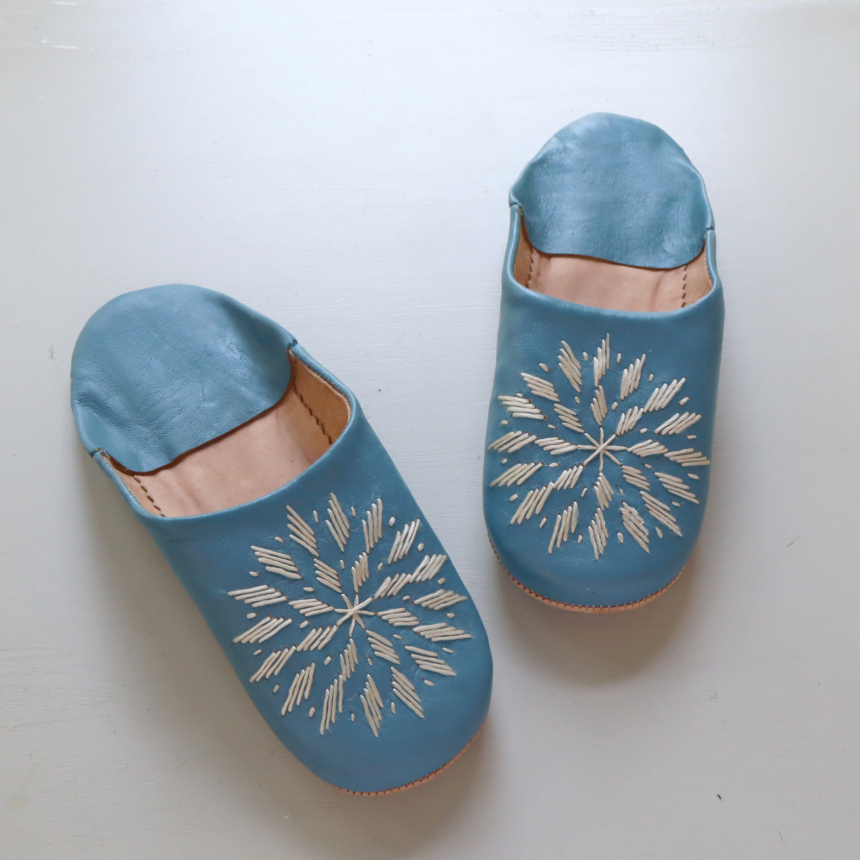 バブーシュ 刺繍 24cm（39）ブルー/ベージュ モロッコ　羊革 ハンドメイド