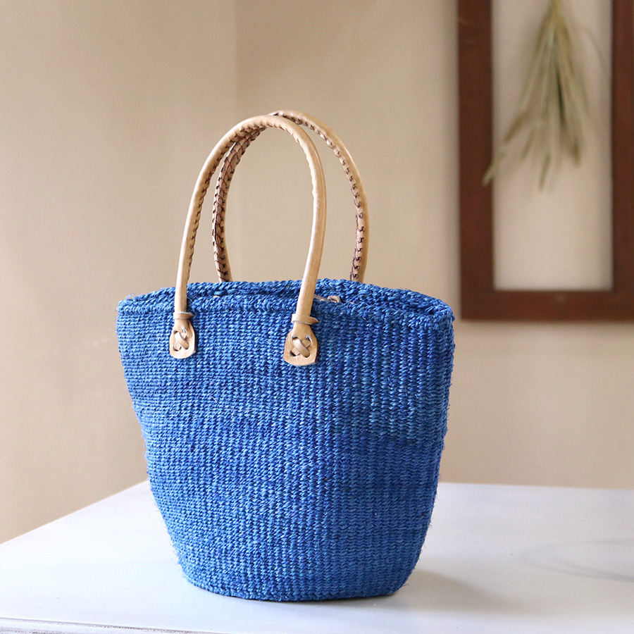 サイザル麻 手編み かごバッグ 丸底 ケニアバッグSサイズ　ブルー