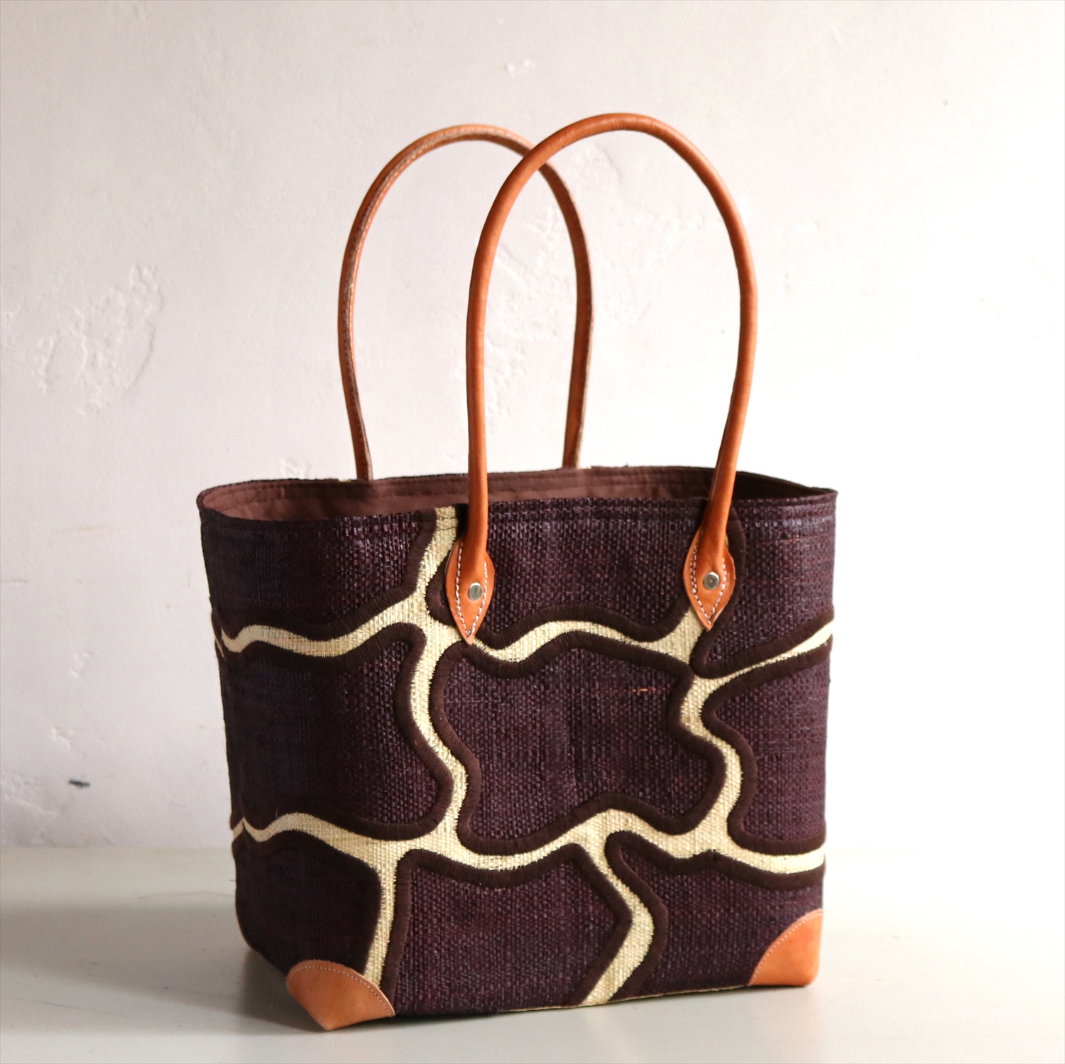 マダガスカル ラフィアのバッグ Mサイズフレンチ マルシェ バッグ/French Marche Bag/ジラフ・ブラウン