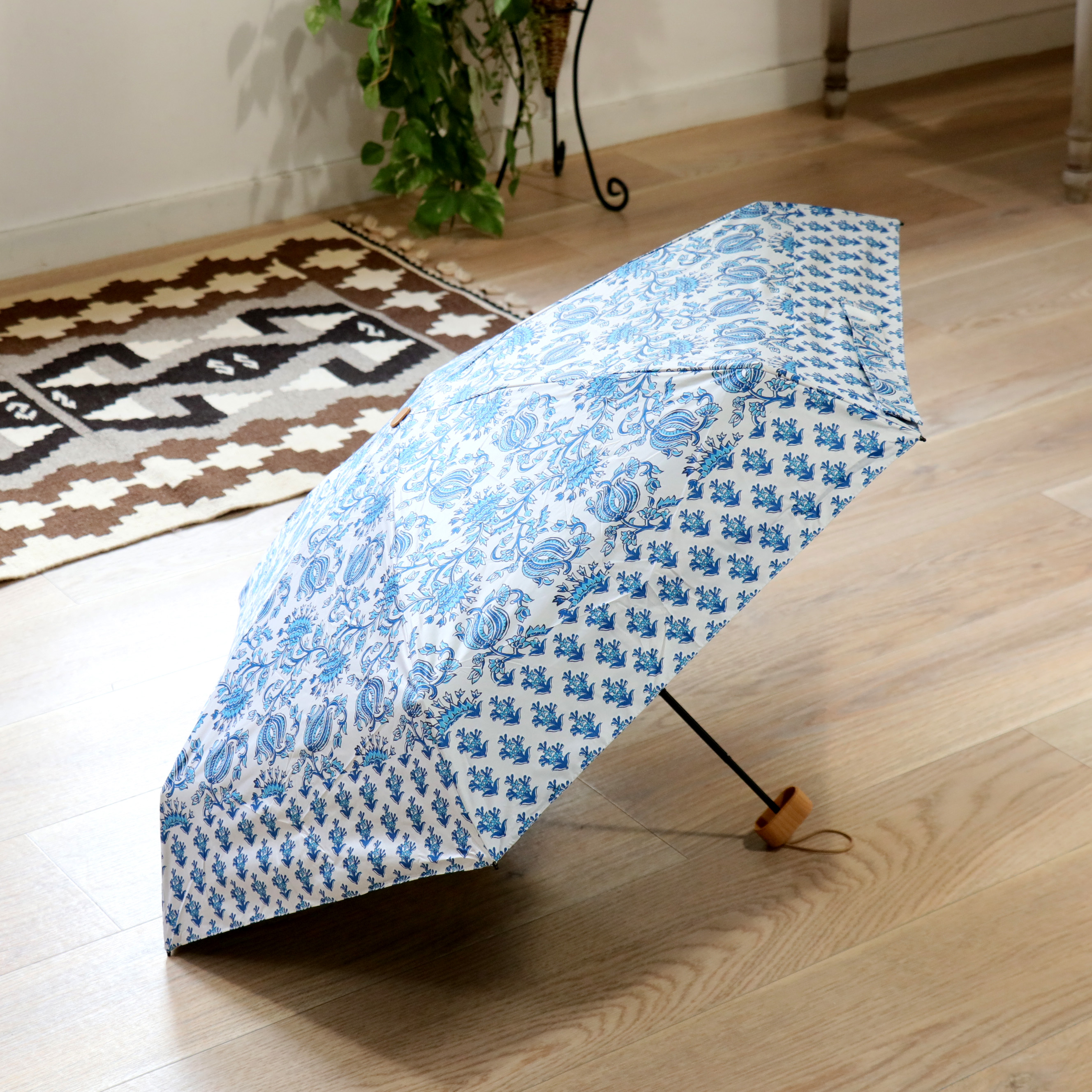 コンパクト　折り畳み傘 日傘ブロックプリント柄　直径88cm 軽量230g 晴雨兼用　遮光率99.9％　UVカット