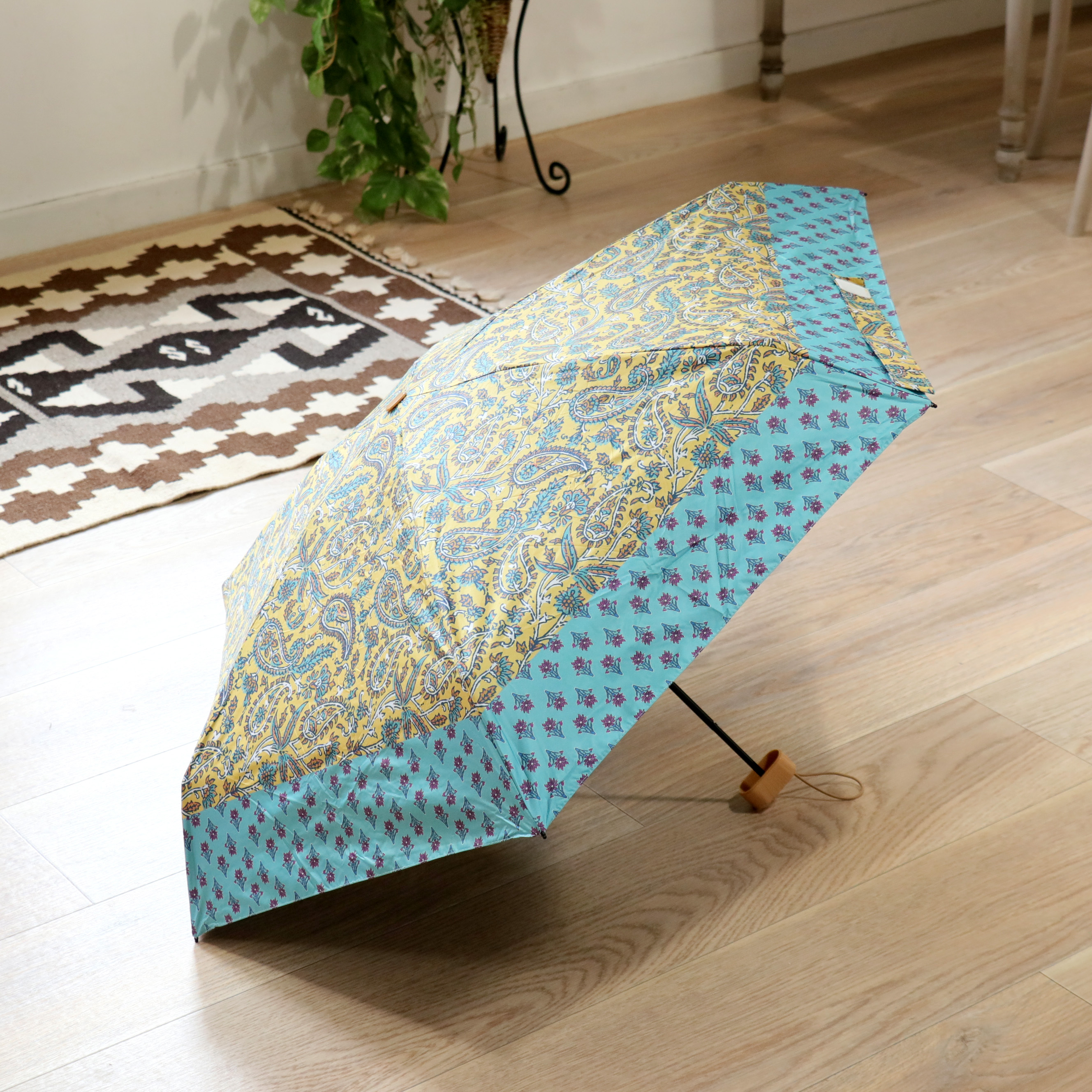 コンパクト　折り畳み傘 日傘ブロックプリント柄　直径88cm 軽量230g 晴雨兼用　遮光率99.9％　UVカット
