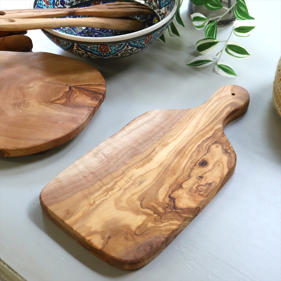 オリーブ木 カッティングボード（まな板）【現品】持ち手付 30cm　チュニジア産　天然木