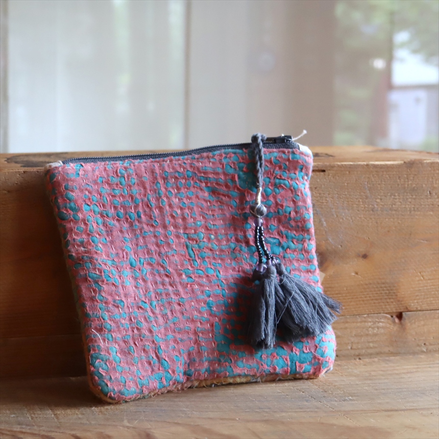 ヴィンテージカンタ フラットポーチ カンタ刺繍　タッセル付きラリーキルト　現品　グレー系