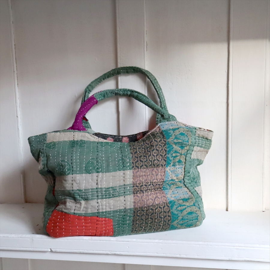 ヴィンテージカンタ 横長トートバッグ カンタ刺繍ラリーキルト　インド　古布