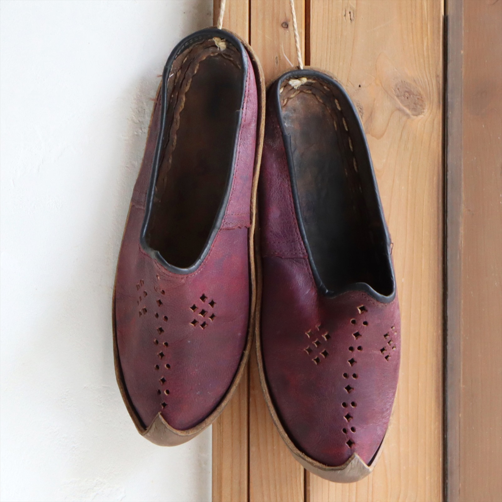 アナトリアンフォークシューズ～19世紀の製法で作ったオリジナルの革靴ピンク 型抜き サンダル ミュール サイズ38