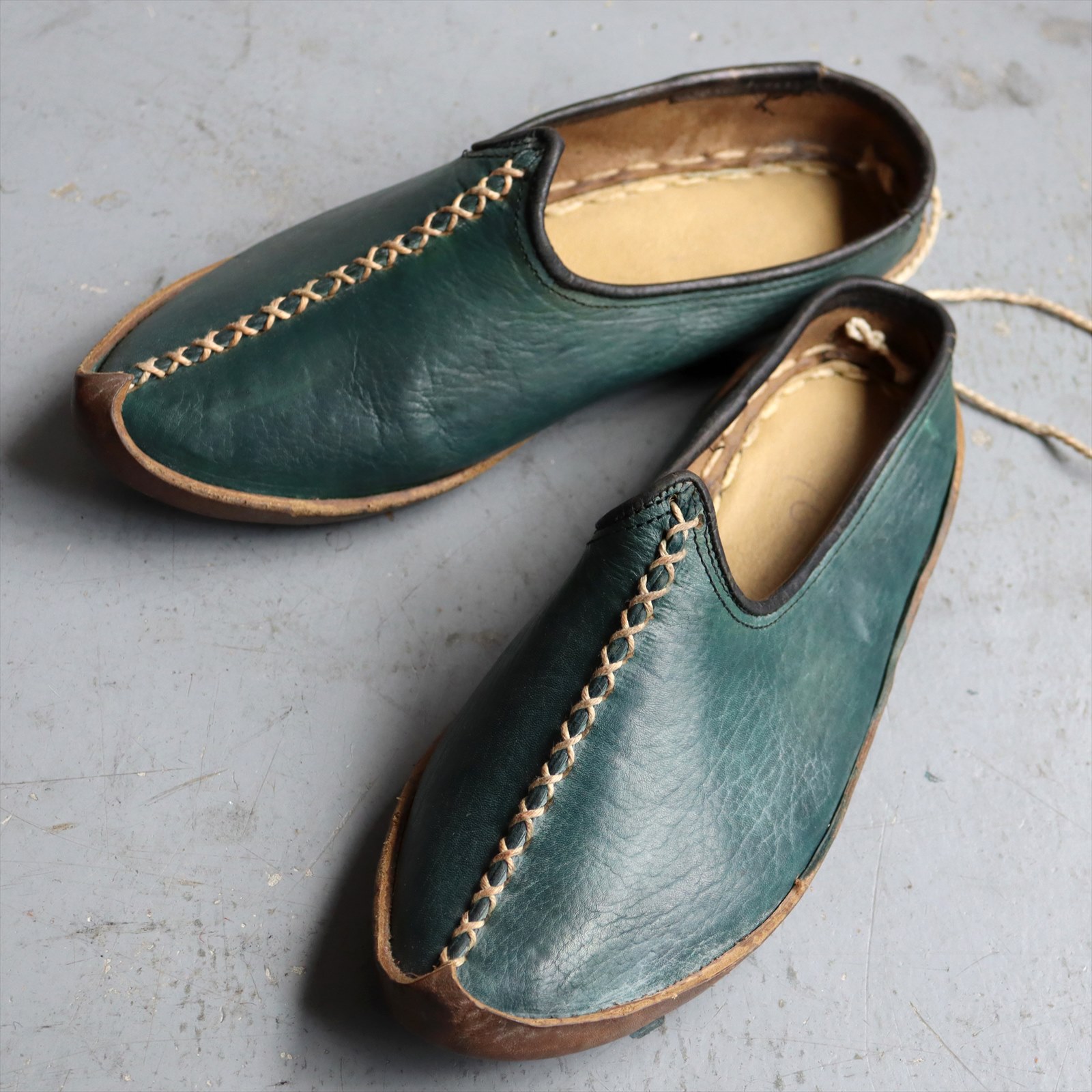 アナトリアンフォークシューズ～19世紀の製法で作ったオリジナルの革靴グリーン スリッポン サイズ36