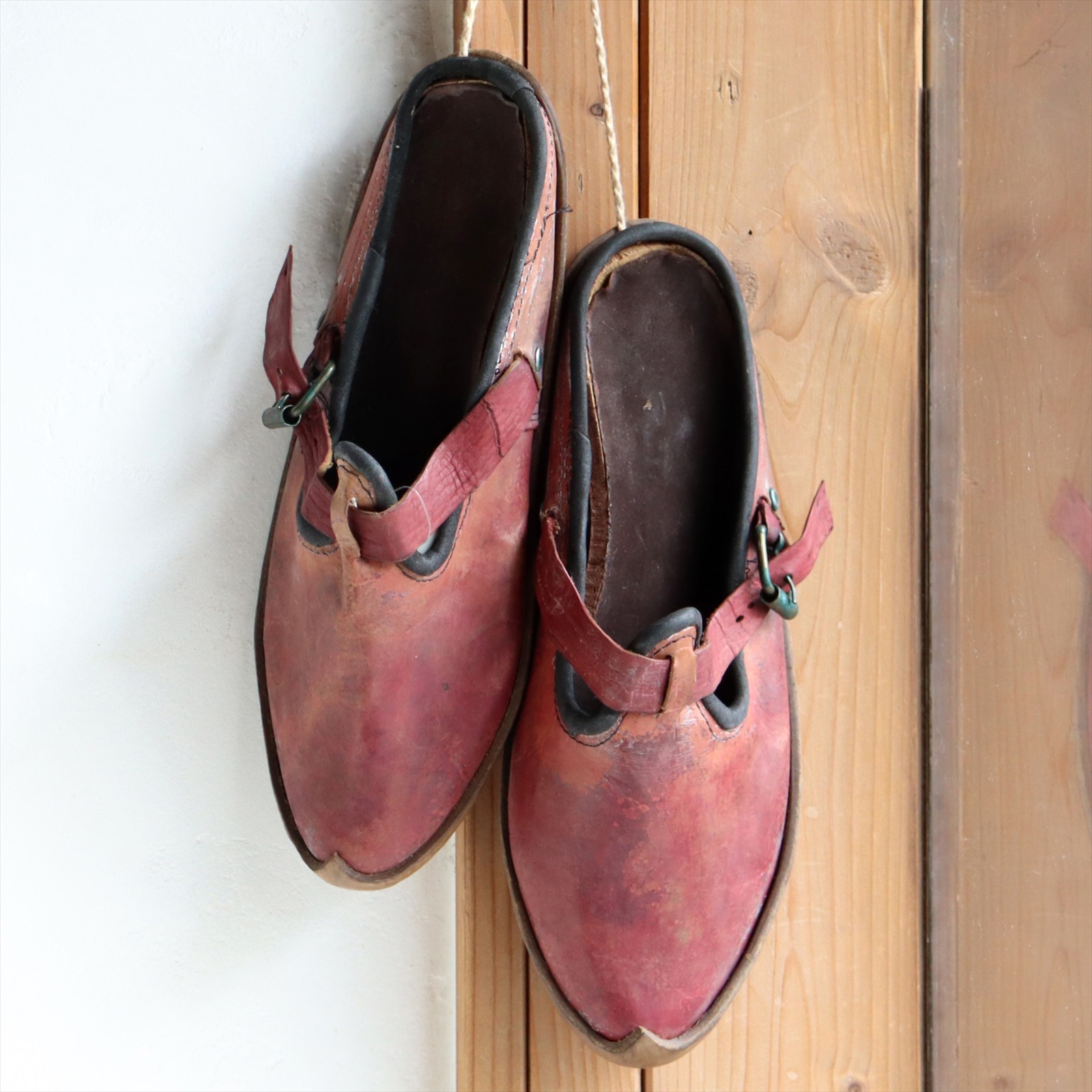 アナトリアンフォークシューズ～19世紀の製法で作ったオリジナルの革靴ピンク ベルト付き ミュール サンダル サイズ37