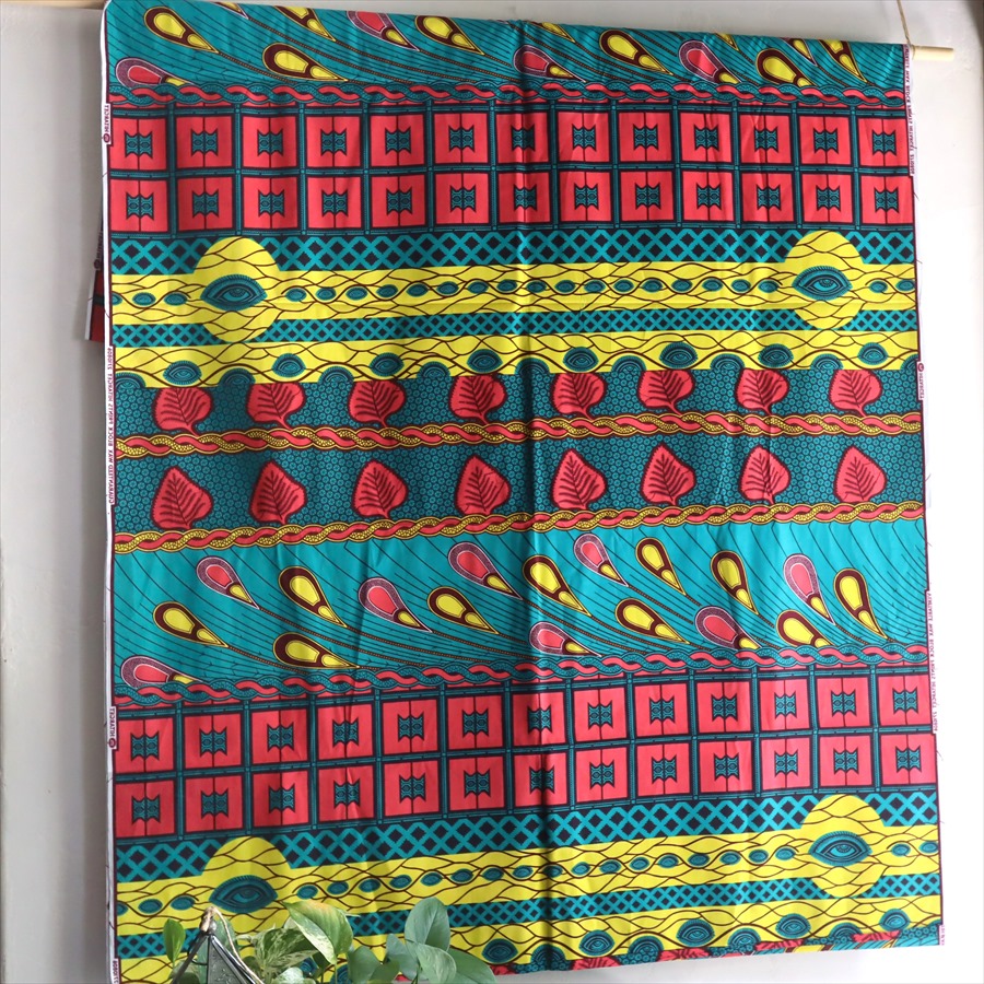 パーニュ・西アフリカのプリント布　長さ180cm巾116cmAfrican Pagne HITARGET WAX PRINT
