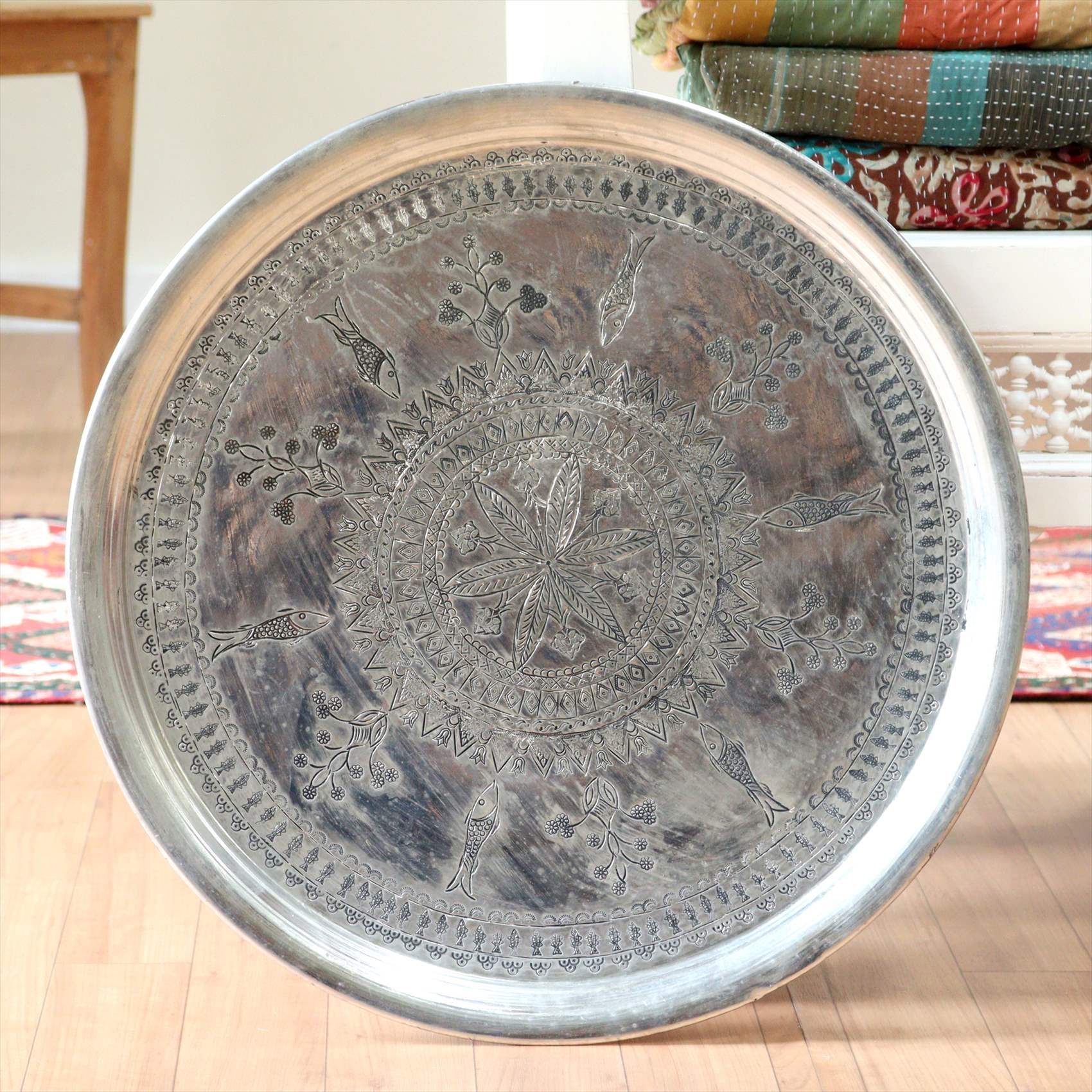アナトリアの家具　銅製のトレイ・丸盆直径50cm/手作り・手彫り Turkish Nomadic round tray, Moroccan tray table, Hand made