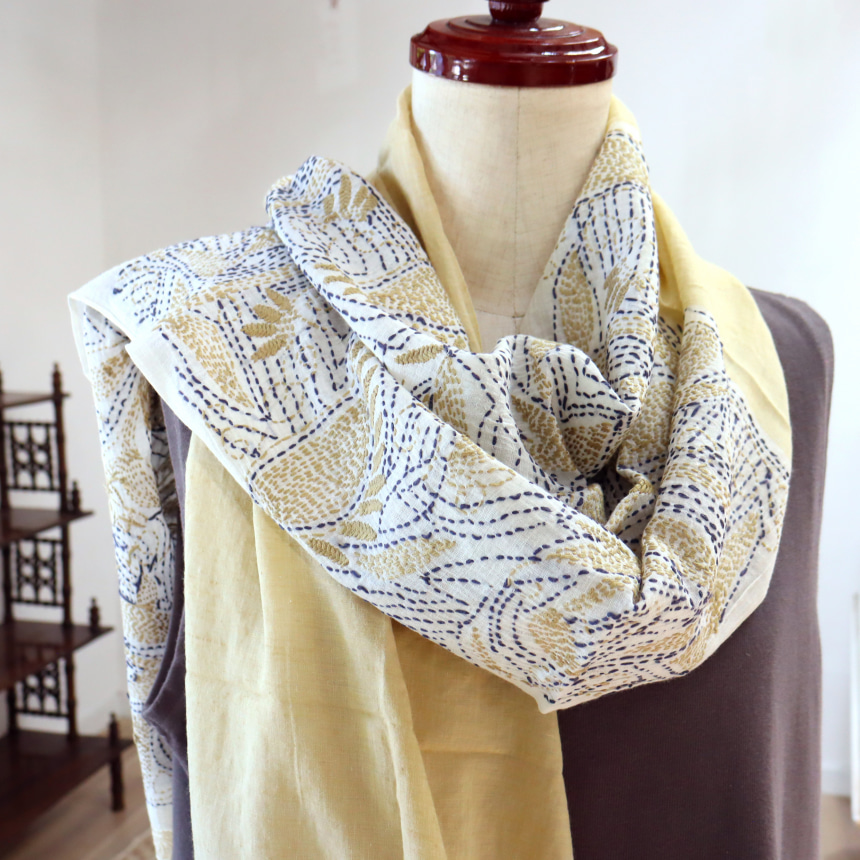 手刺繍 コットストール インド　カディ ボタニカルｘイエロー　バイカラー