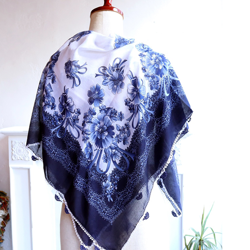 オヤ刺繍　コットンスカーフ　レース編みの小花<br>フラワー　リボン(ブルー)　カギ針編みのトゥ・オヤ