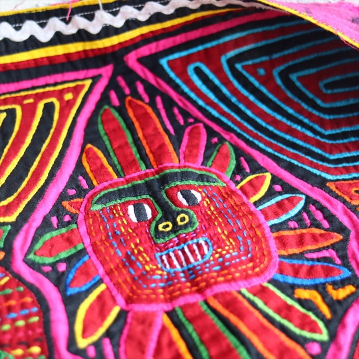 モラ MOLA アップリケ 中南米の布