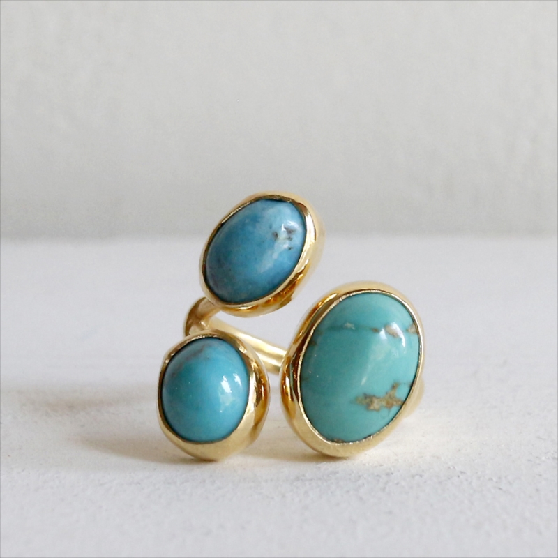 三つの色のターコイズリング　ラフカット 18KGF 天然石 三つのストーン  トルコジュエリー