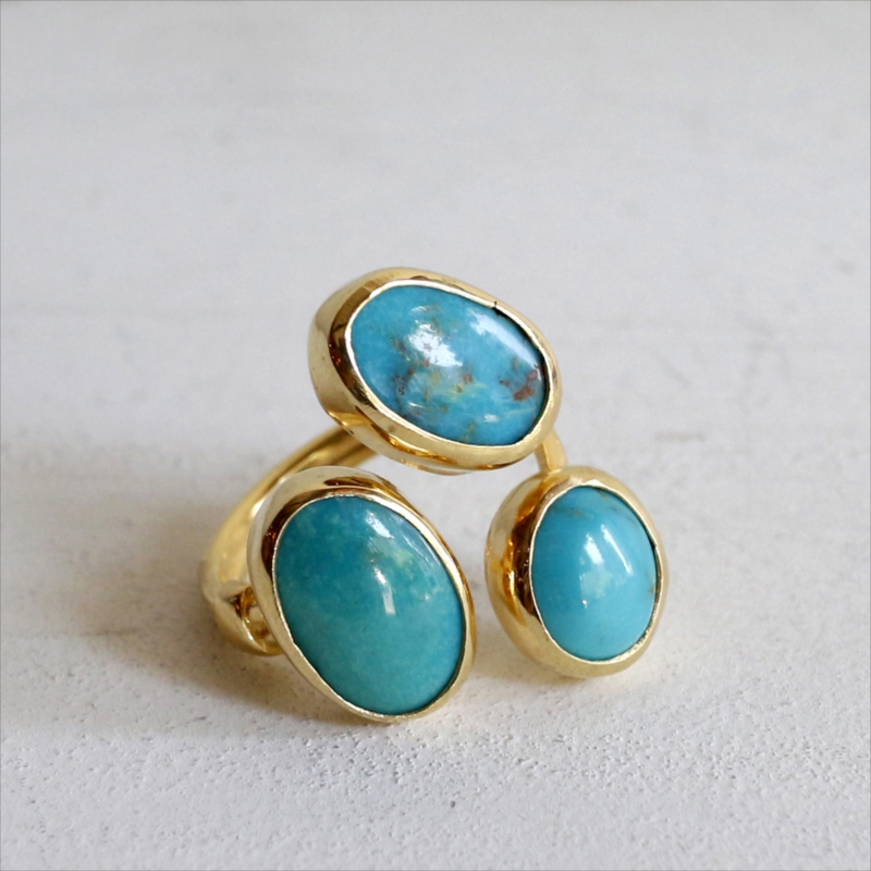 三つの色のターコイズリング　ラフカット 18KGF 天然石 三つのストーン  トルコジュエリー