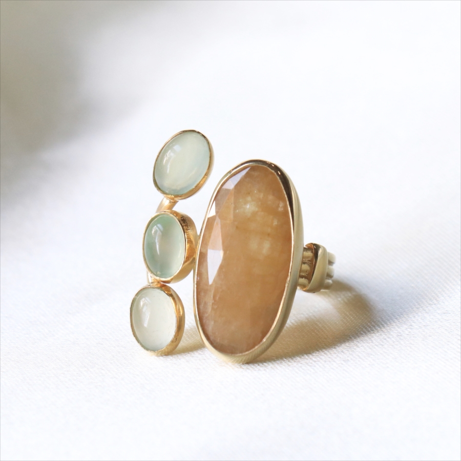 カラーサファイア シルバーリング 四つの石 プレナイト ベージュ