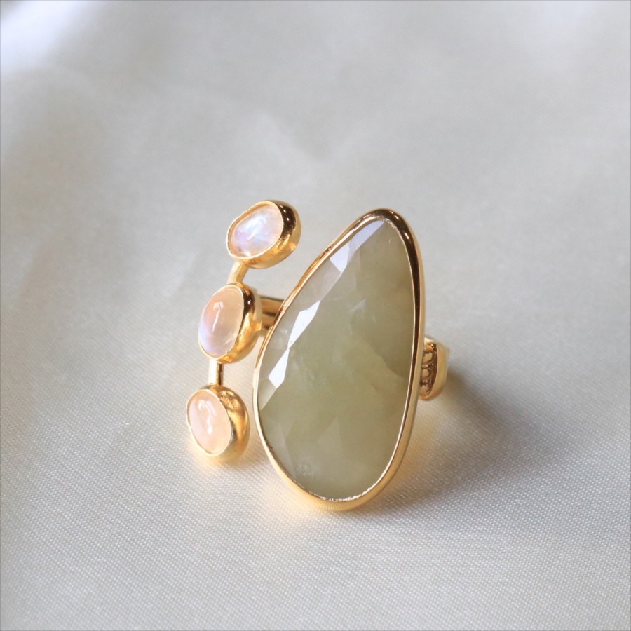 カラーサファイア シルバーリング ムーンストーン 四つの石 ドロップ ペールグリーン