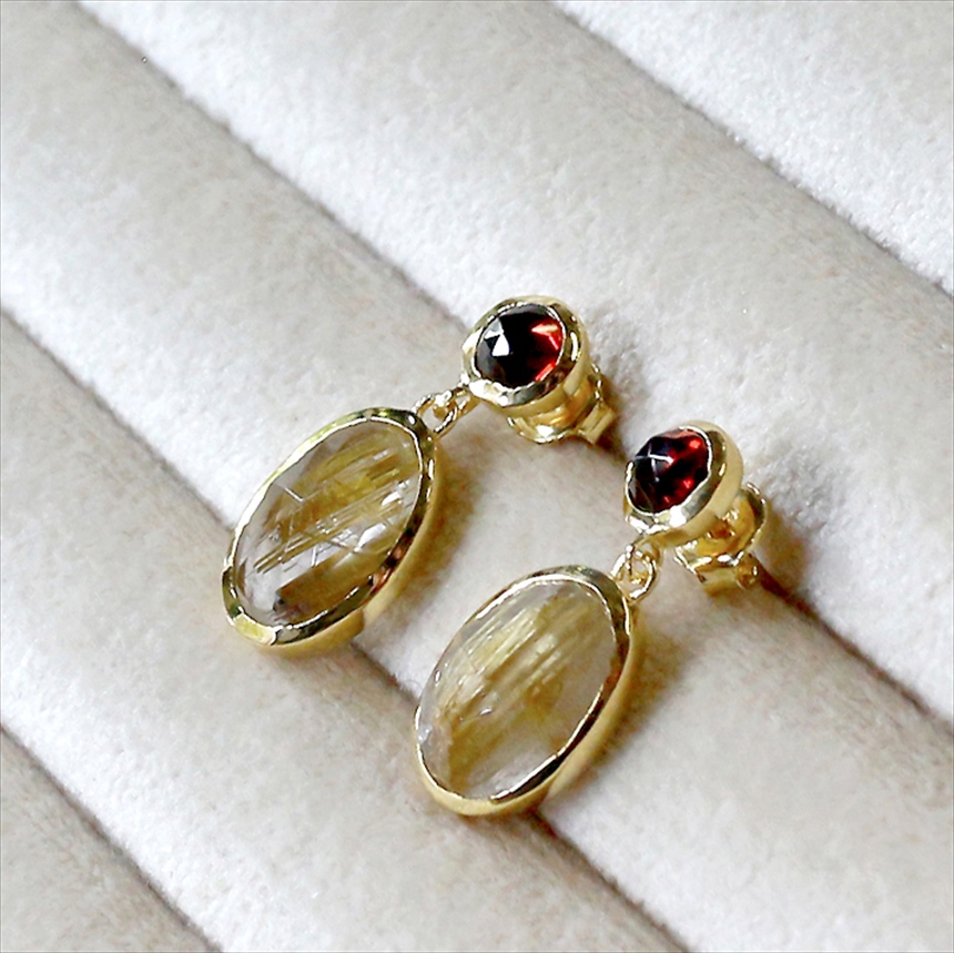 ゴールデンルチルクォーツとガーネット 18KGF 天然石 シルバーピアス
