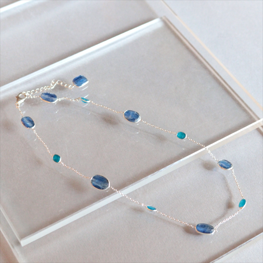 カイヤナイトとアパタイト　シルバー ネックレス 2色のブルー Jaipur, Jewelry INDIA