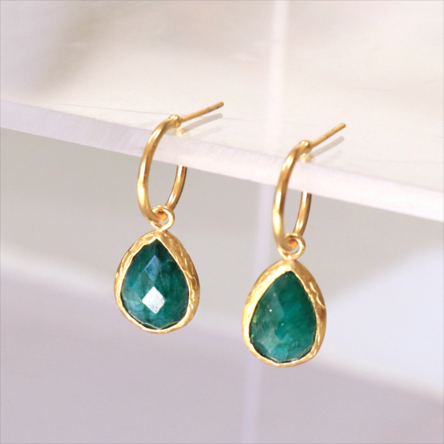 アルサメイア フープ ピアス 揺れるドロップ形 エメラルド