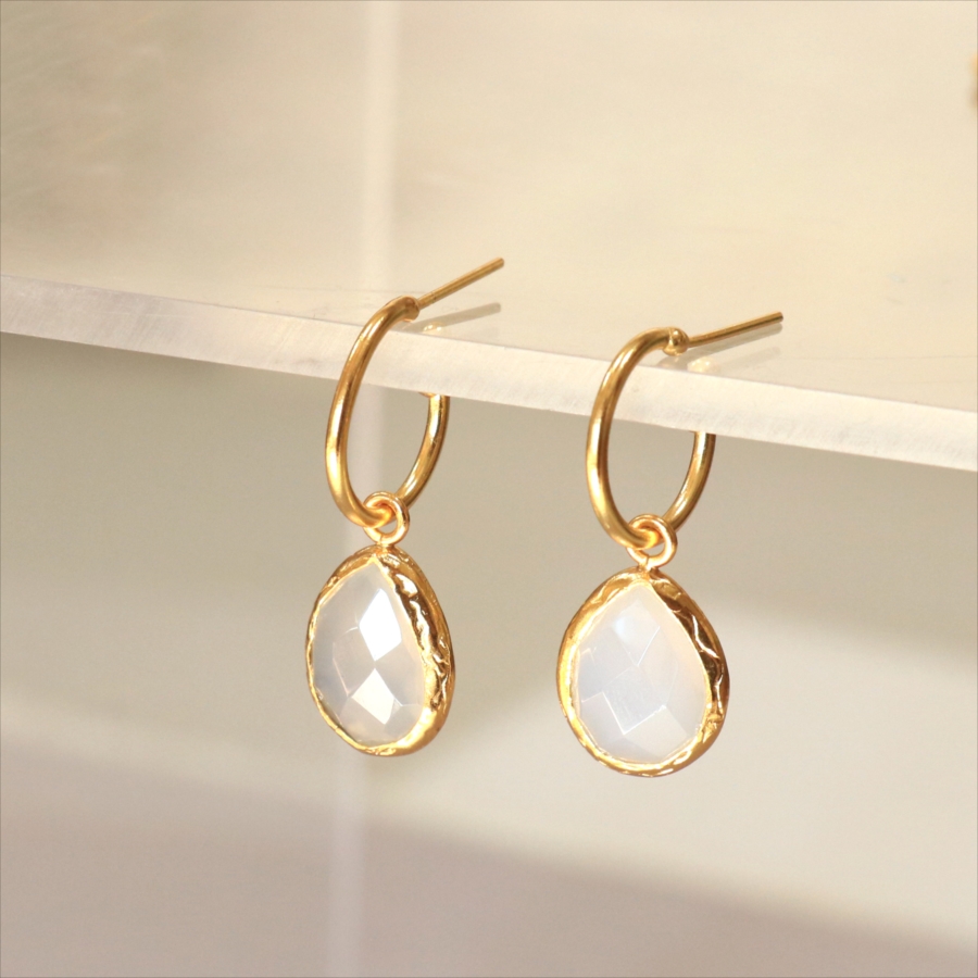 アルサメイア フープ ピアス 揺れるドロップ形 ホワイトカルセドニー