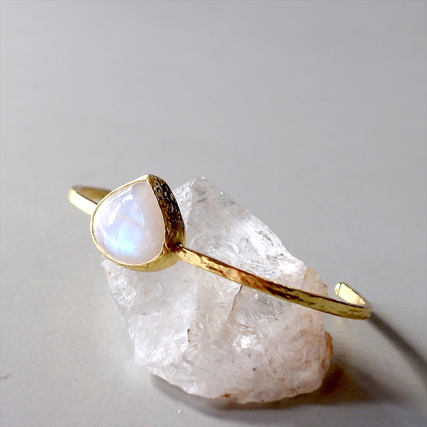 アルサメイア ムーンストーンビッグストーンバングル　大粒  天然石22KGP トルコジュエリー  マロンシェイプ